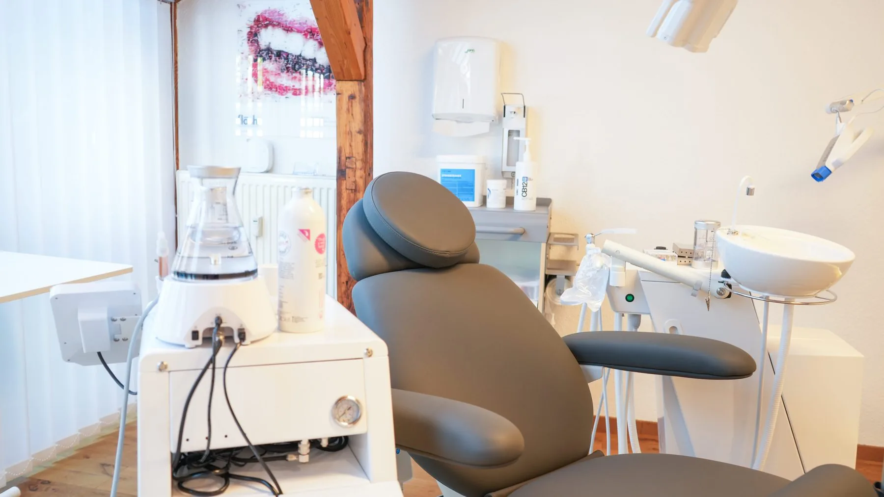 Behandlungsraum im Dental Spa Konstanz
